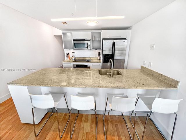 185 SW 7th St 2701, Miami, FL 33130