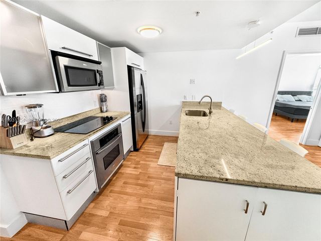 185 SW 7th St 2701, Miami, FL 33130