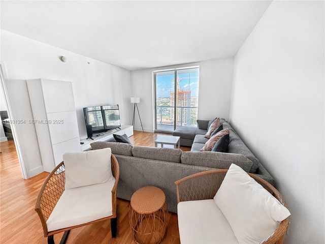 185 SW 7th St 2701, Miami, FL 33130