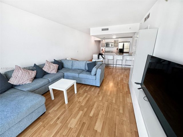 185 SW 7th St 2701, Miami, FL 33130