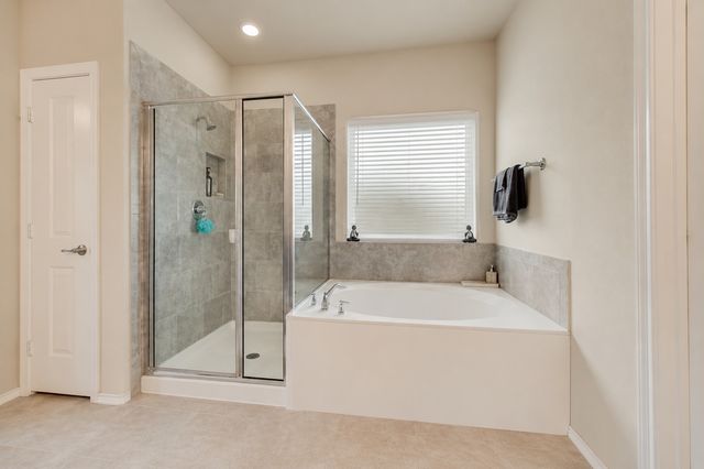1300 Bellingham Circle, Glenn Heights, TX 75154