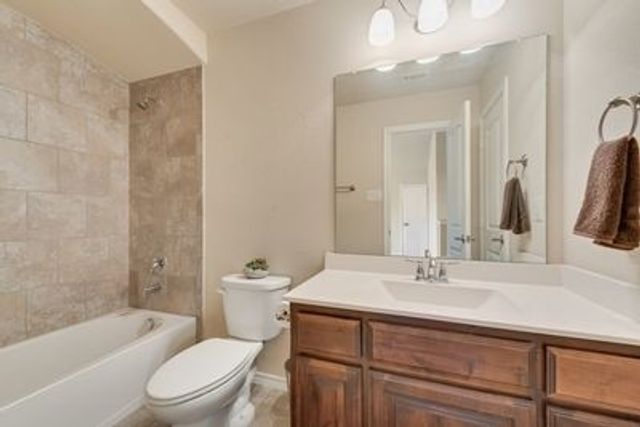 1300 Bellingham Circle, Glenn Heights, TX 75154