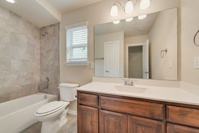 1300 Bellingham Circle, Glenn Heights, TX 75154