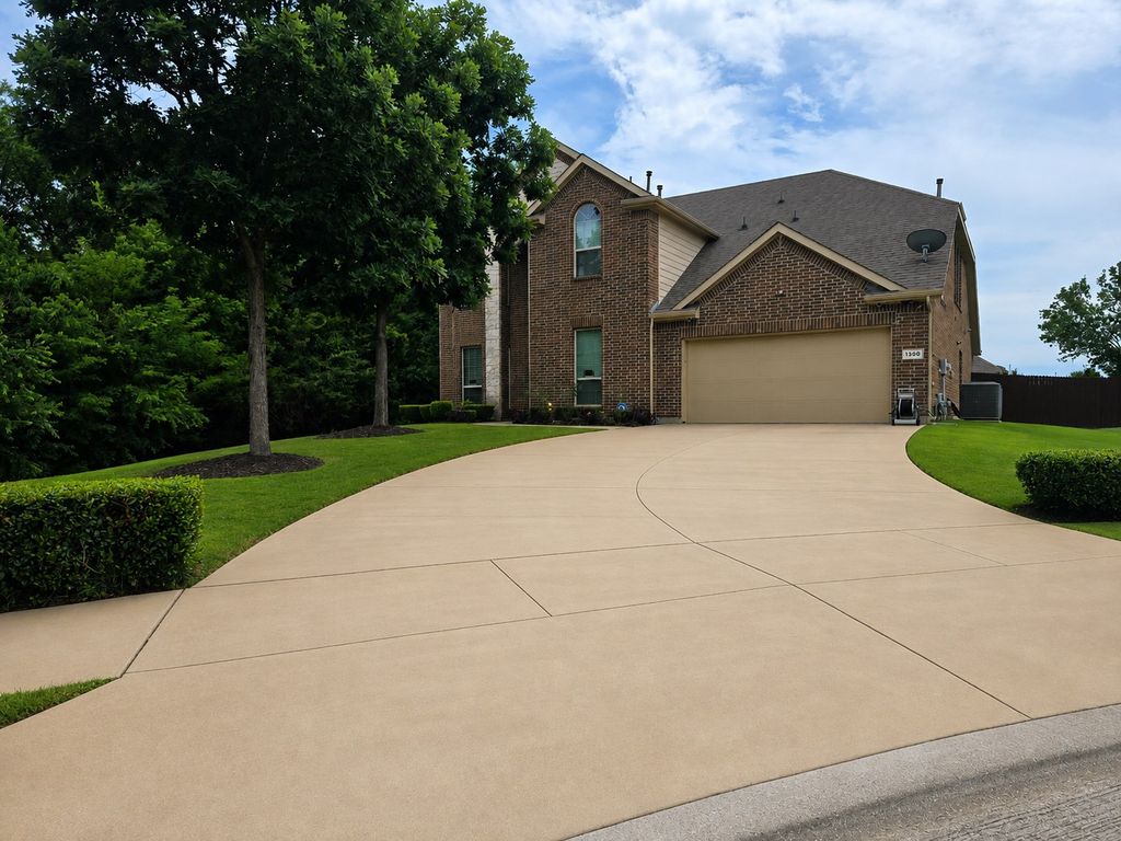 1300 Bellingham Circle, Glenn Heights, TX 75154