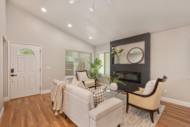 7510 Island Way, Sacramento, CA 95831