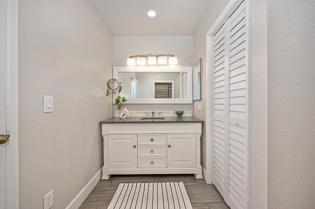 7510 Island Way, Sacramento, CA 95831