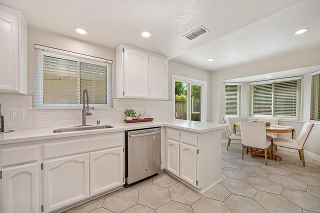 7510 Island Way, Sacramento, CA 95831