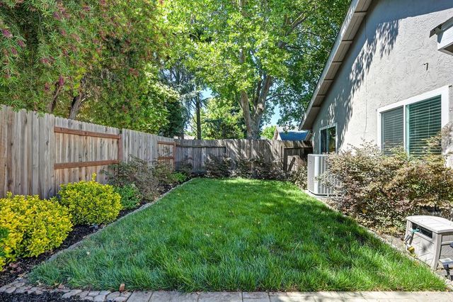 7510 Island Way, Sacramento, CA 95831