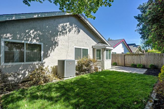 7510 Island Way, Sacramento, CA 95831