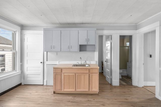 73 South Street, Waterbury, CT 06706