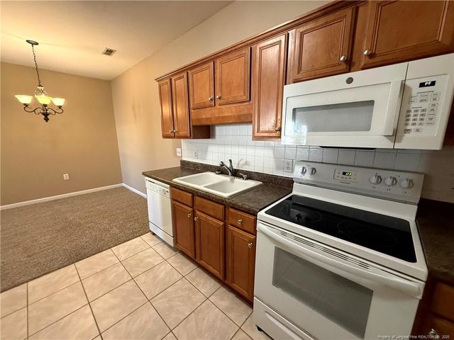 635 Marsh tree Street 208, Fayetteville, NC 28314