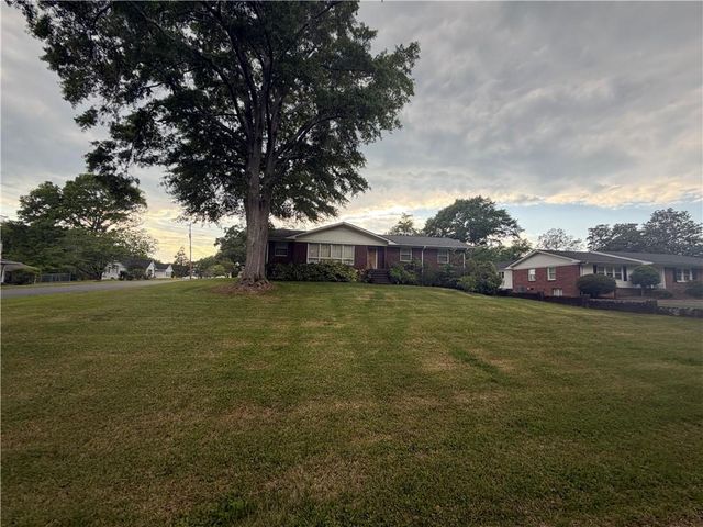 701 Oakcrest Drive, Rockmart, GA 30153