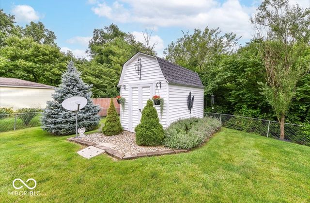 127 N Buck Creek Road, Indianapolis, IN 46229