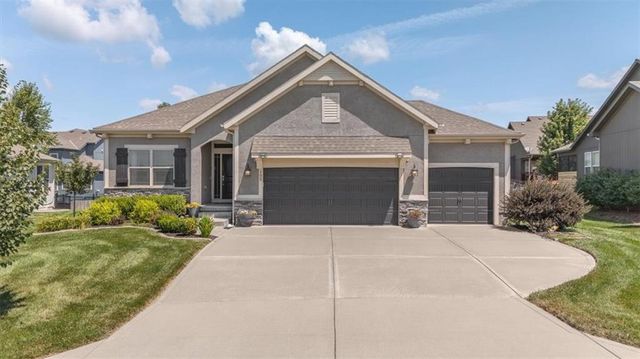 105 SE Griffin Street, Blue Springs, MO 64064