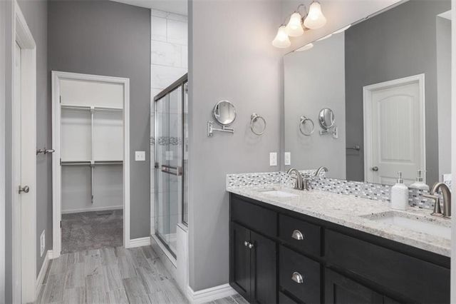 105 SE Griffin Street, Blue Springs, MO 64064