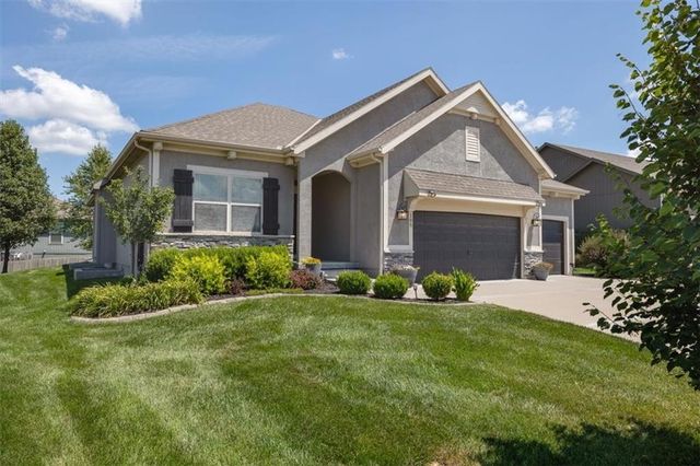 105 SE Griffin Street, Blue Springs, MO 64064