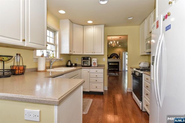 66 Pheasant Run, Old Tappan, NJ 07675