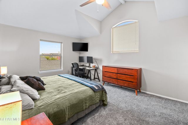 433 CLAIBORNE Street, Horizon City, TX 79928