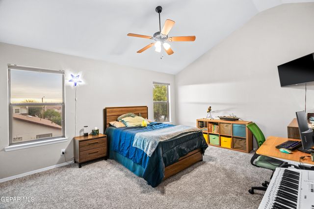 433 CLAIBORNE Street, Horizon City, TX 79928