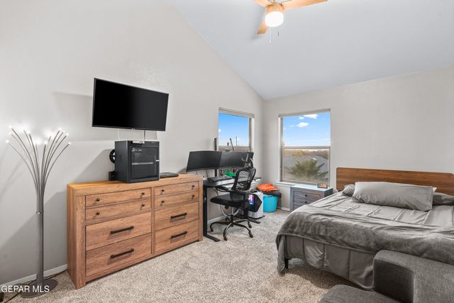 433 CLAIBORNE Street, Horizon City, TX 79928