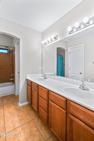 433 CLAIBORNE Street, Horizon City, TX 79928