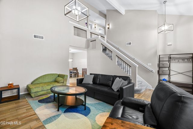 433 CLAIBORNE Street, Horizon City, TX 79928