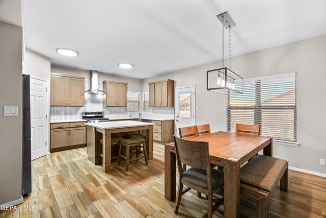 433 CLAIBORNE Street, Horizon City, TX 79928