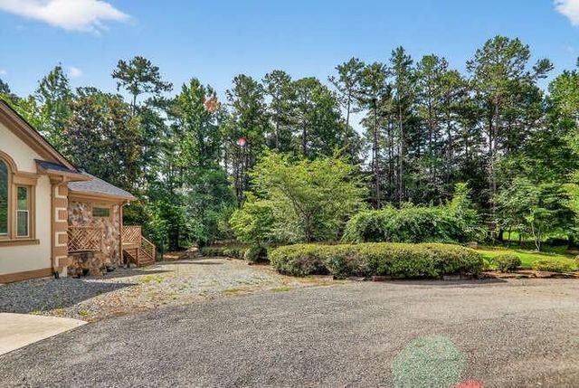 2551 E Maddox Road, Buford, GA 30519
