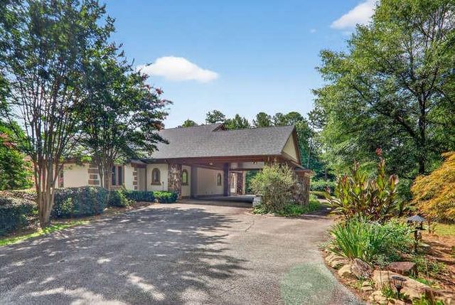 2551 E Maddox Road, Buford, GA 30519