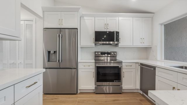 1071 NW 97th Avenue, Plantation, FL 33322