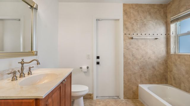 1071 NW 97th Avenue, Plantation, FL 33322