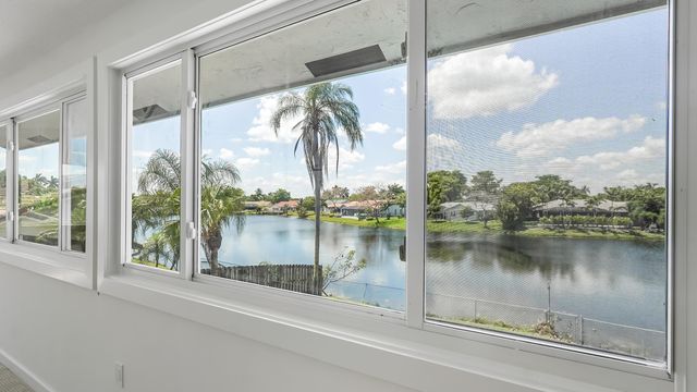 1071 NW 97th Avenue, Plantation, FL 33322