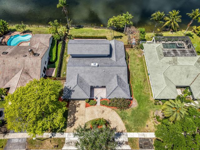 1071 NW 97th Avenue, Plantation, FL 33322