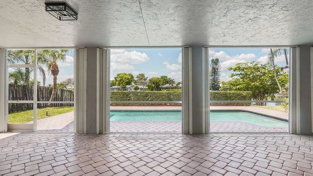 1071 NW 97th Avenue, Plantation, FL 33322