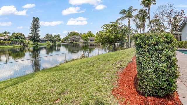 1071 NW 97th Avenue, Plantation, FL 33322