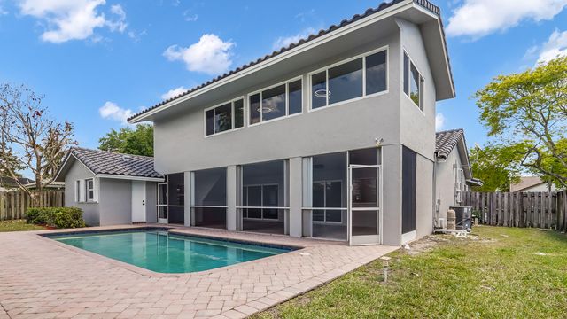 1071 NW 97th Avenue, Plantation, FL 33322