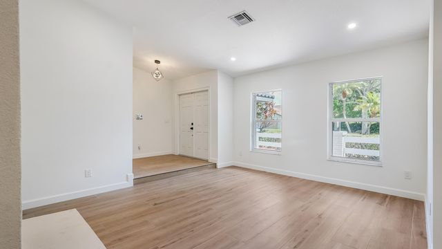 1071 NW 97th Avenue, Plantation, FL 33322