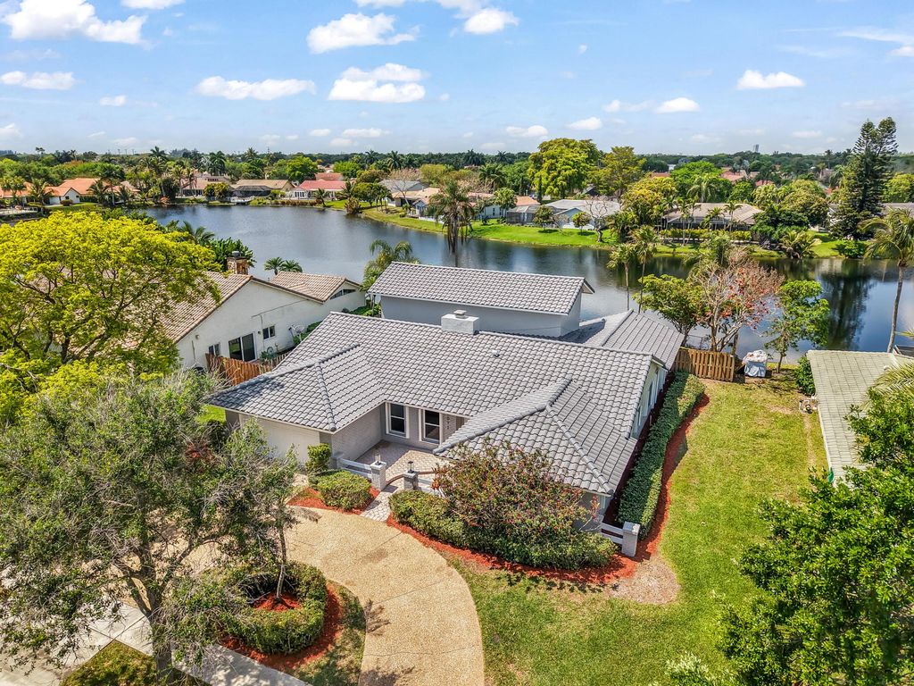 1071 NW 97th Avenue, Plantation, FL 33322