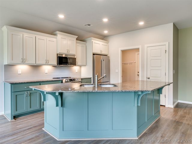 2126 E 140th Street S, Bixby, OK 74008