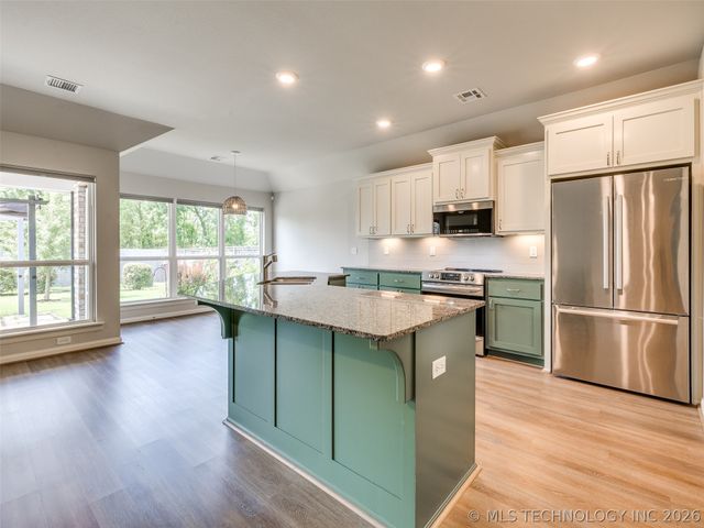 2126 E 140th Street S, Bixby, OK 74008