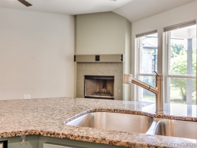 2126 E 140th Street S, Bixby, OK 74008