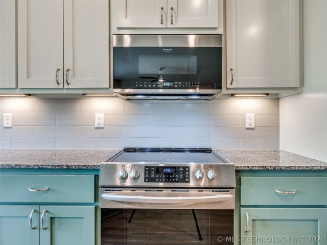 2126 E 140th Street S, Bixby, OK 74008