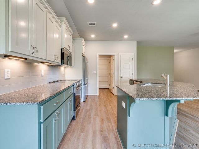 2126 E 140th Street S, Bixby, OK 74008