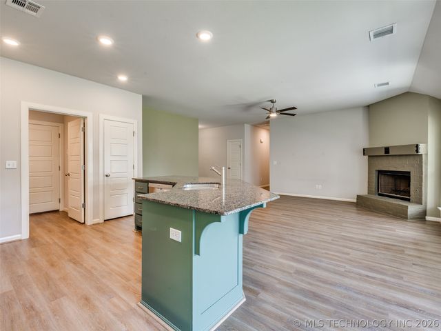2126 E 140th Street S, Bixby, OK 74008