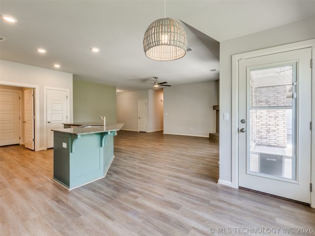 2126 E 140th Street S, Bixby, OK 74008