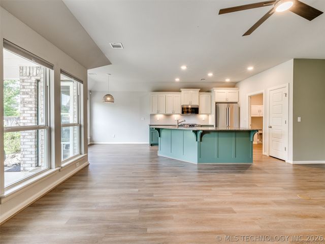 2126 E 140th Street S, Bixby, OK 74008