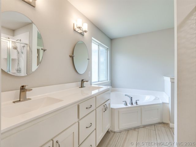 2126 E 140th Street S, Bixby, OK 74008