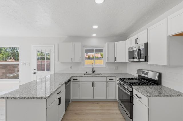 1905 Indian School Road NW, Albuquerque, NM 87104