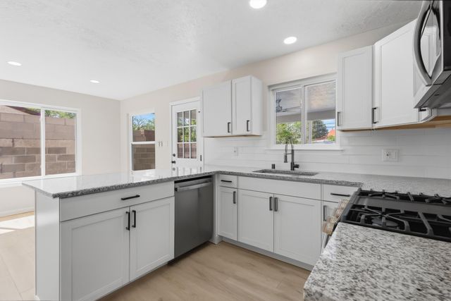 1905 Indian School Road NW, Albuquerque, NM 87104