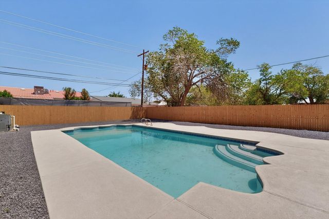 1905 Indian School Road NW, Albuquerque, NM 87104